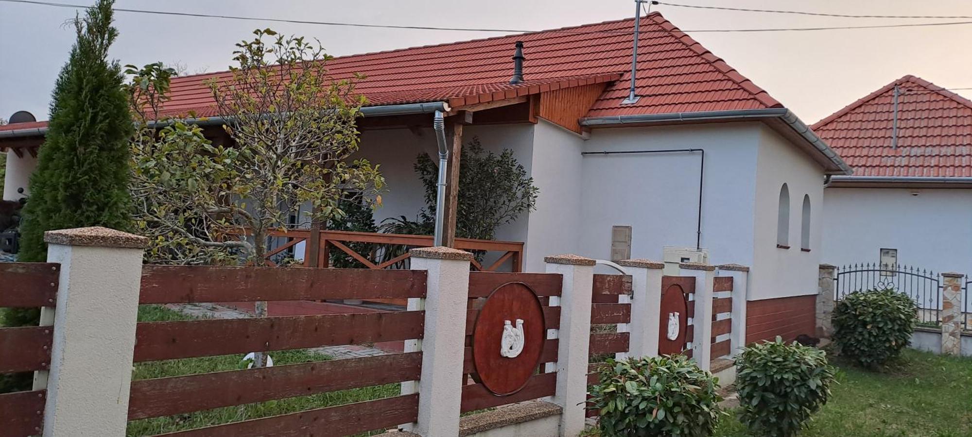 Manipura Villa Szemenyecsörnye Екстериор снимка