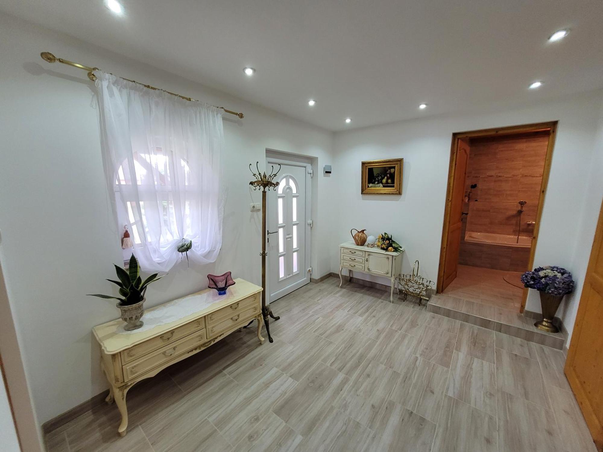 Manipura Villa Szemenyecsörnye Екстериор снимка