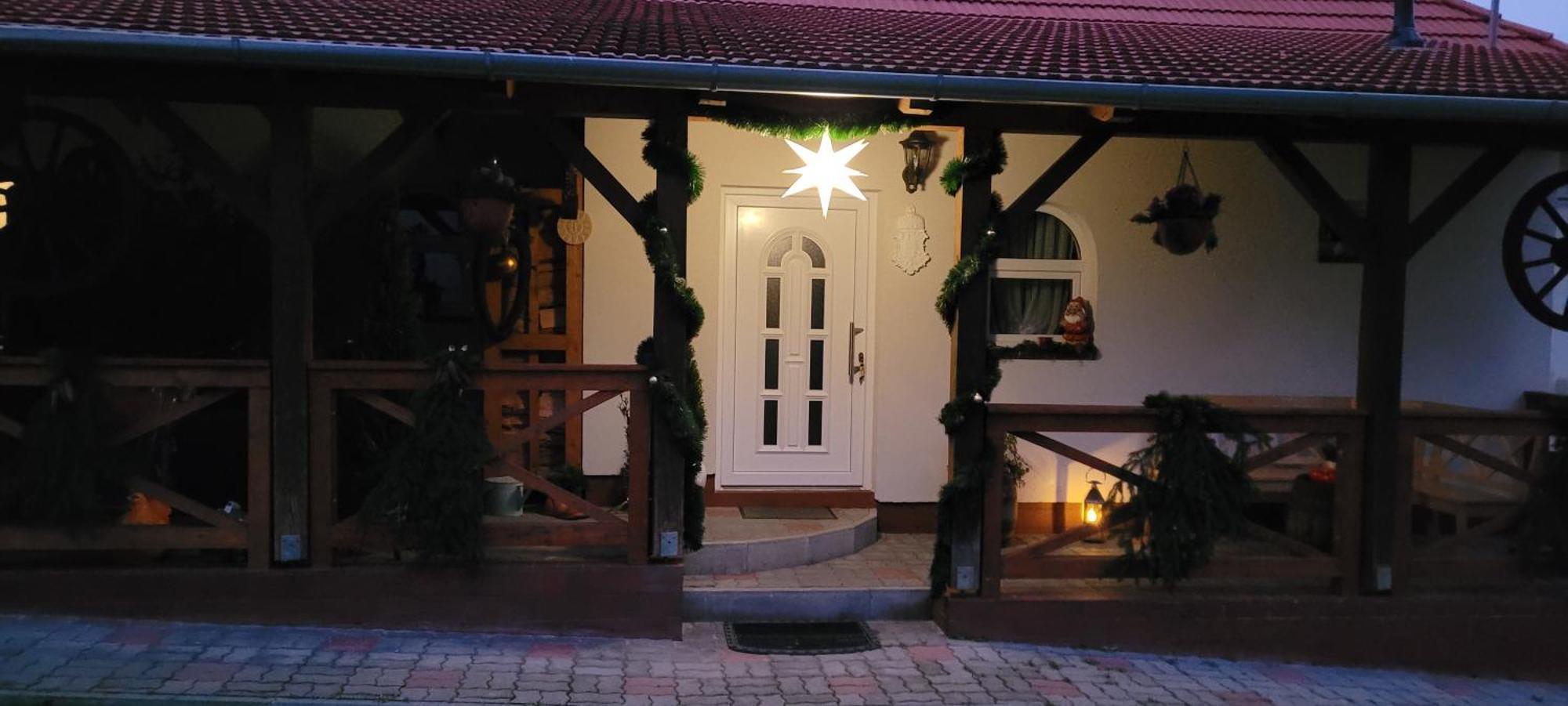 Manipura Villa Szemenyecsörnye Екстериор снимка