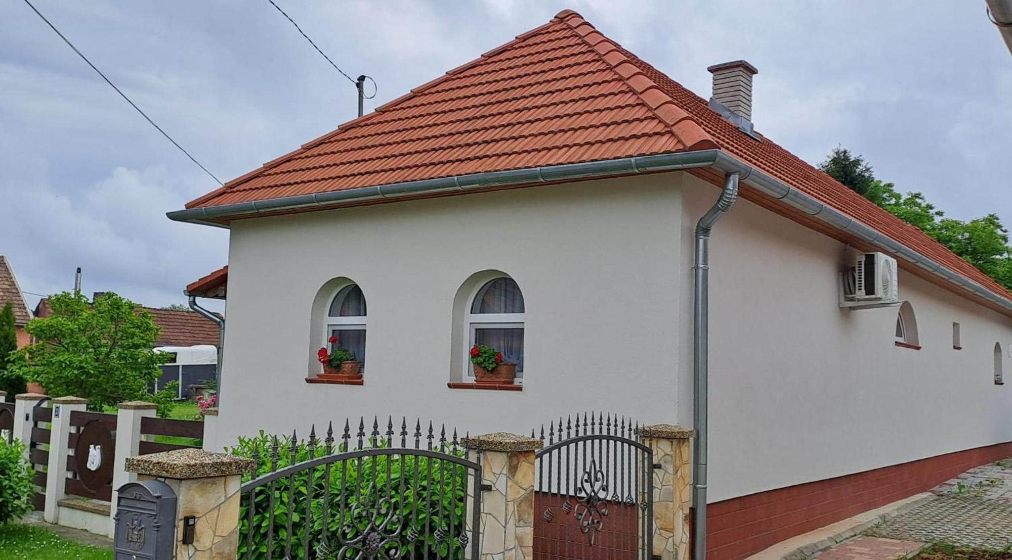 Manipura Villa Szemenyecsörnye Екстериор снимка